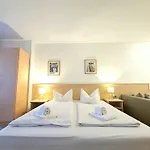 Weinhotel Des Riesling Zum Grünen Kranz Hotel Rüdesheim am Rhein