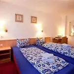 Weinhotel Des Riesling Zum Grünen Kranz 3*