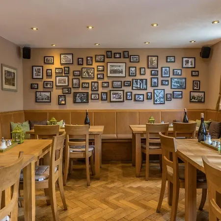 Weinhotel Des Riesling Zum Gruenen Kranz