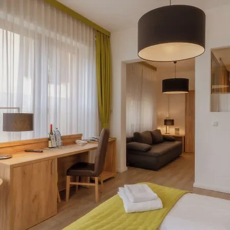 Weinhotel Des Riesling Zum Gruenen Kranz Hotel 3*