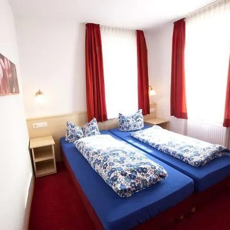 Weinhotel Des Riesling Zum Gruenen Kranz 酒店