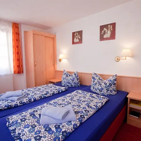 Hotel Weinhotel Des Riesling Zum Grünen Kranz 3*