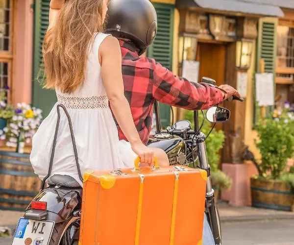 Weinhotel Des Riesling Zum Gruenen Kranz Hotell