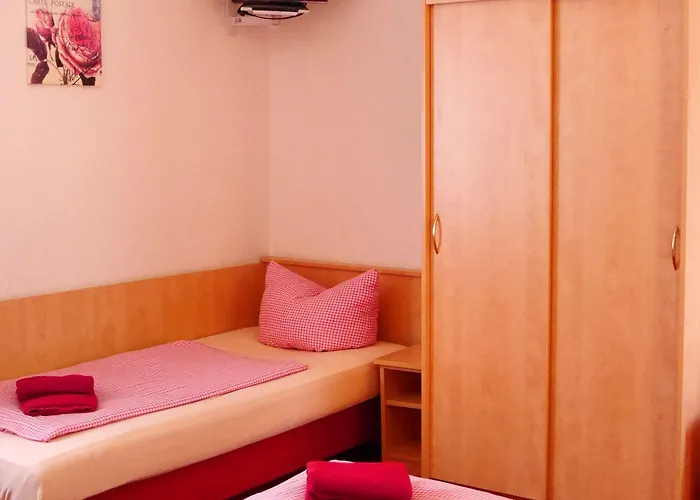 Hotell Weinhotel Des Riesling Zum Gruenen Kranz