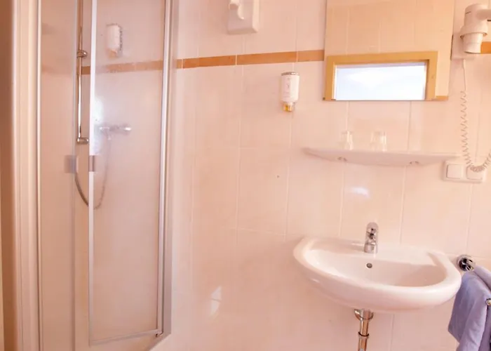 Hotel Weinhotel Des Riesling Zum Gruenen Kranz